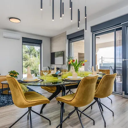 Cozy In With Wi-fi Holiday home